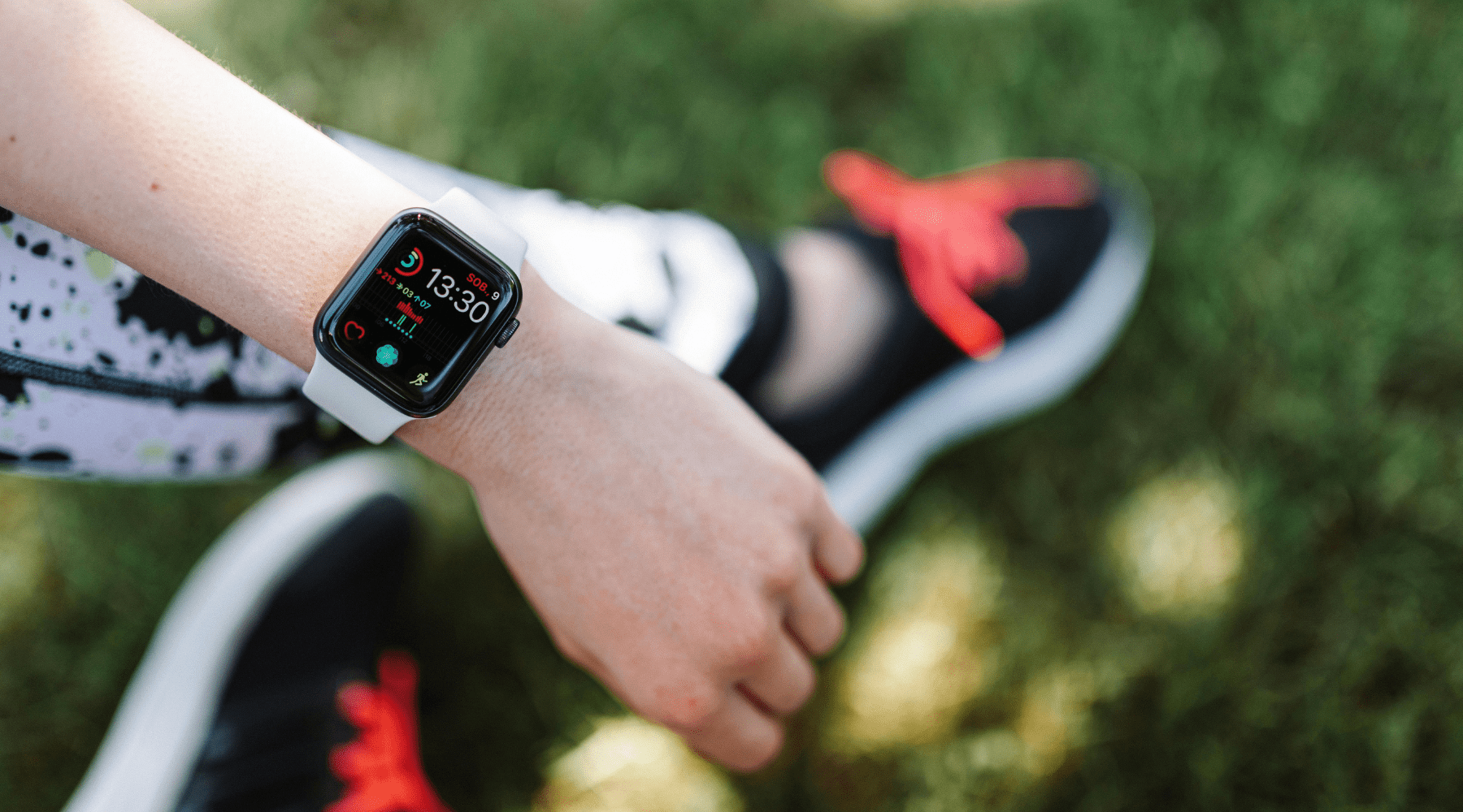 5 Best Fitness Apps to Keep Your New Years Resolutions on Track - Buckle and Band